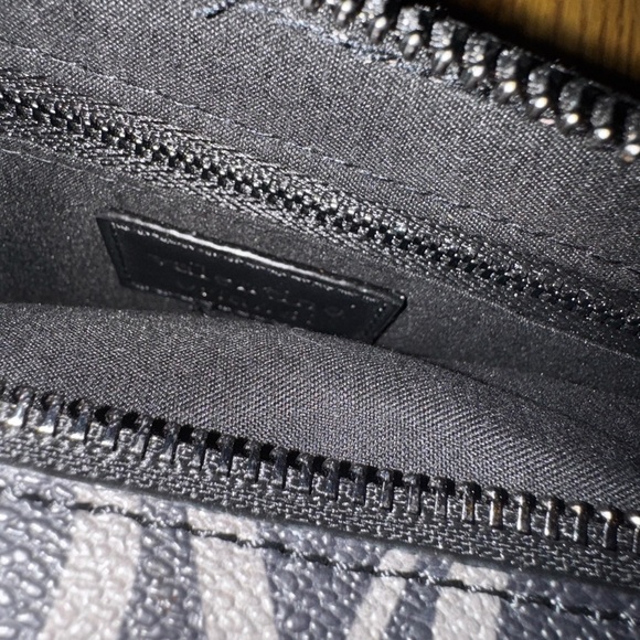 Valentino Orlandi Black Crossbody Bag - Picture 8 of 10